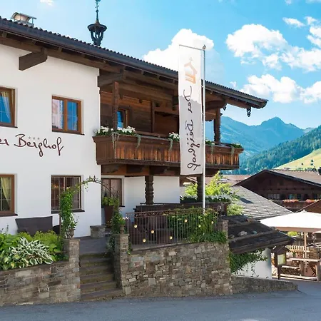 Der Berghof Guest house