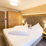 Der Berghof 3*